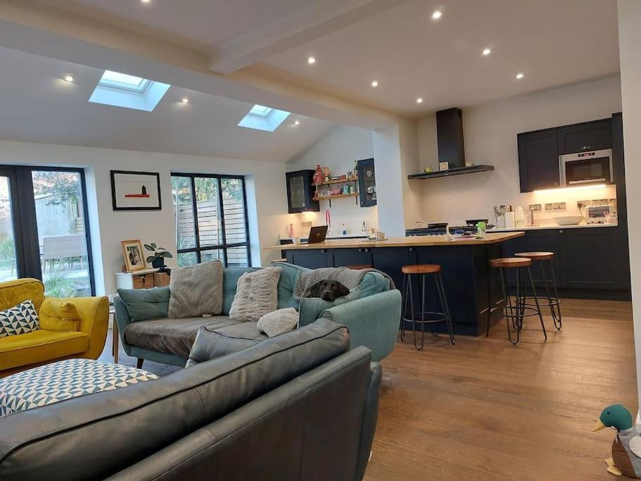 Beach House, With Bbq Lodge And Hot Tub! Bournemouth Luaran gambar