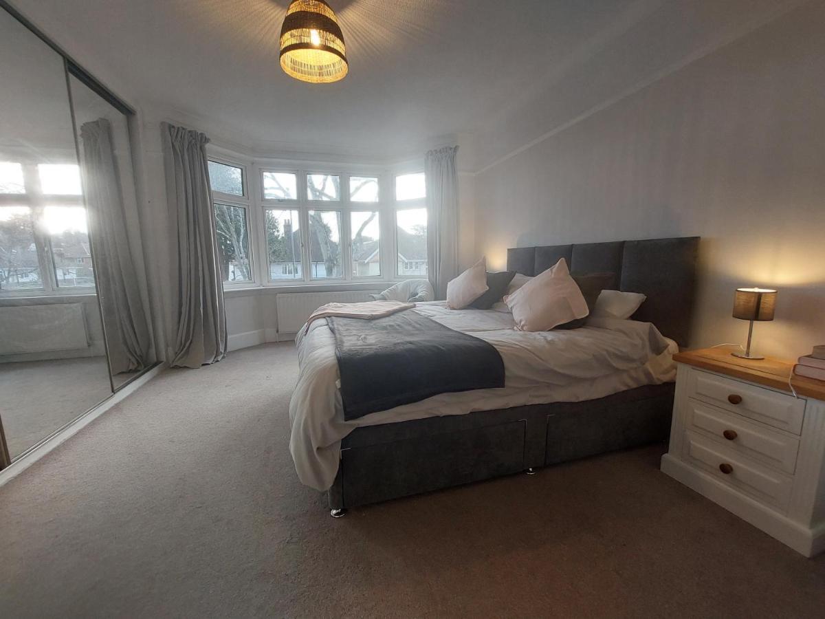 Beach House, With Bbq Lodge And Hot Tub! Bournemouth Luaran gambar