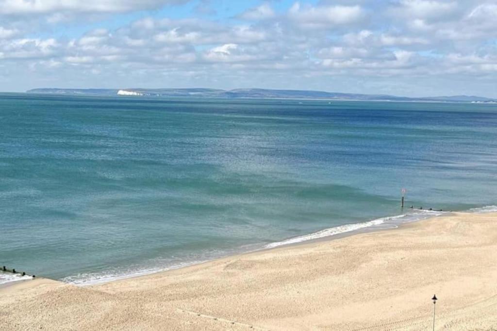 Beach House, With Bbq Lodge And Hot Tub! Bournemouth Luaran gambar