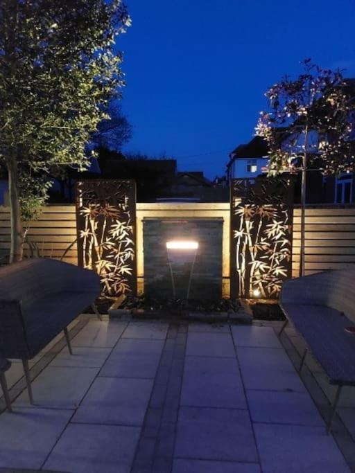 Beach House, With Bbq Lodge And Hot Tub! Bournemouth Luaran gambar