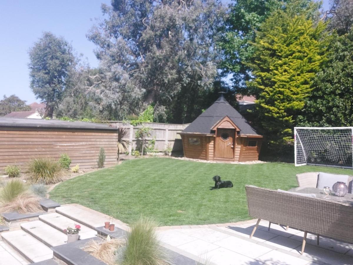 Beach House, With Bbq Lodge And Hot Tub! Bournemouth Luaran gambar